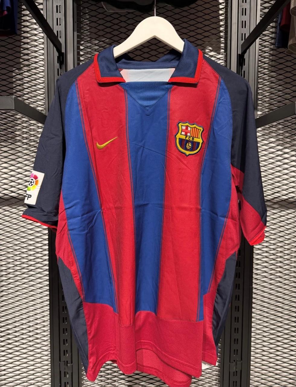 Barcelona 2003/4 Home shirt Ronaldinho 10