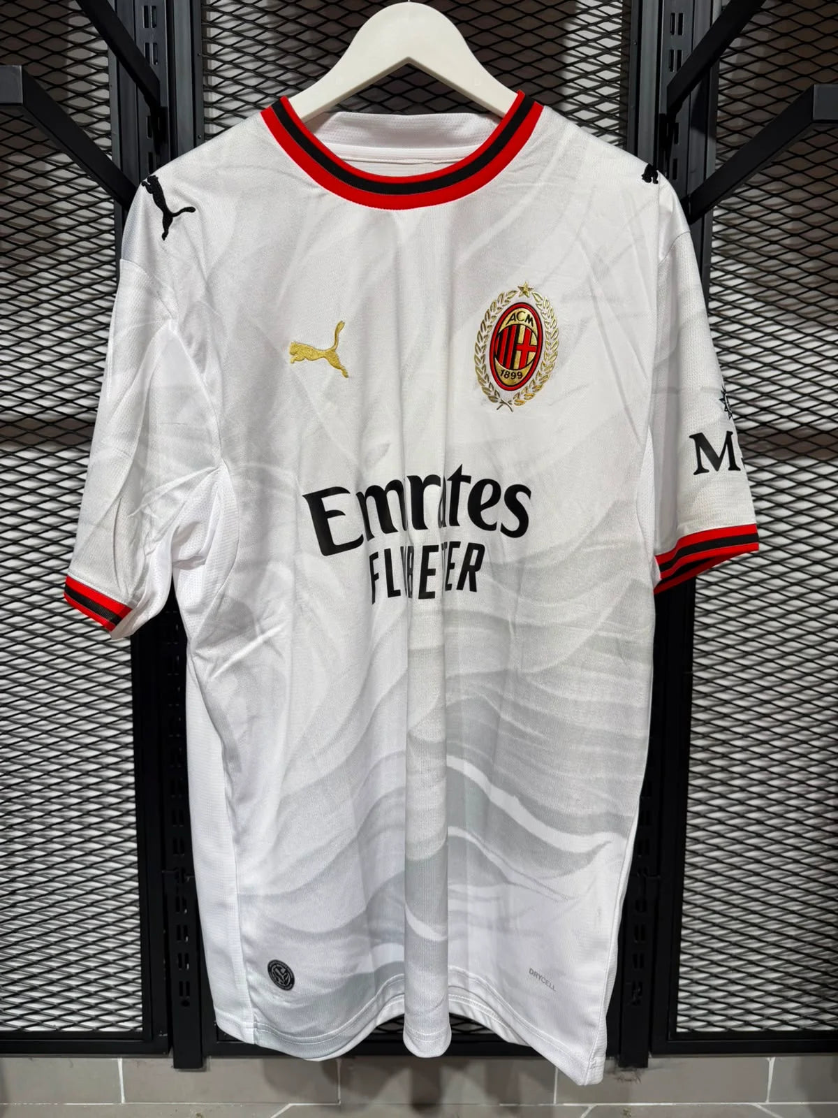 Milan 26/27 away