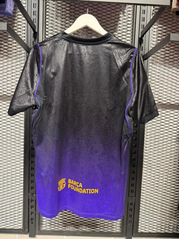 Barcelona away 26/27